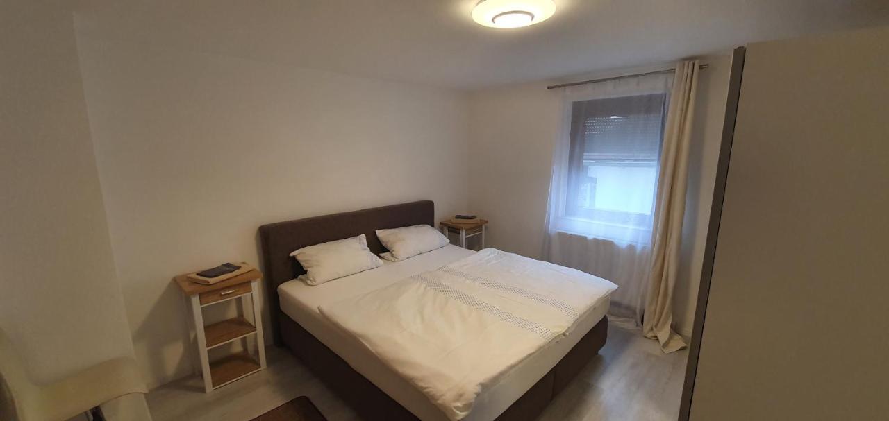 Outletcity Ferienwohnung - Apartment 4 Metzingen  Bagian luar foto