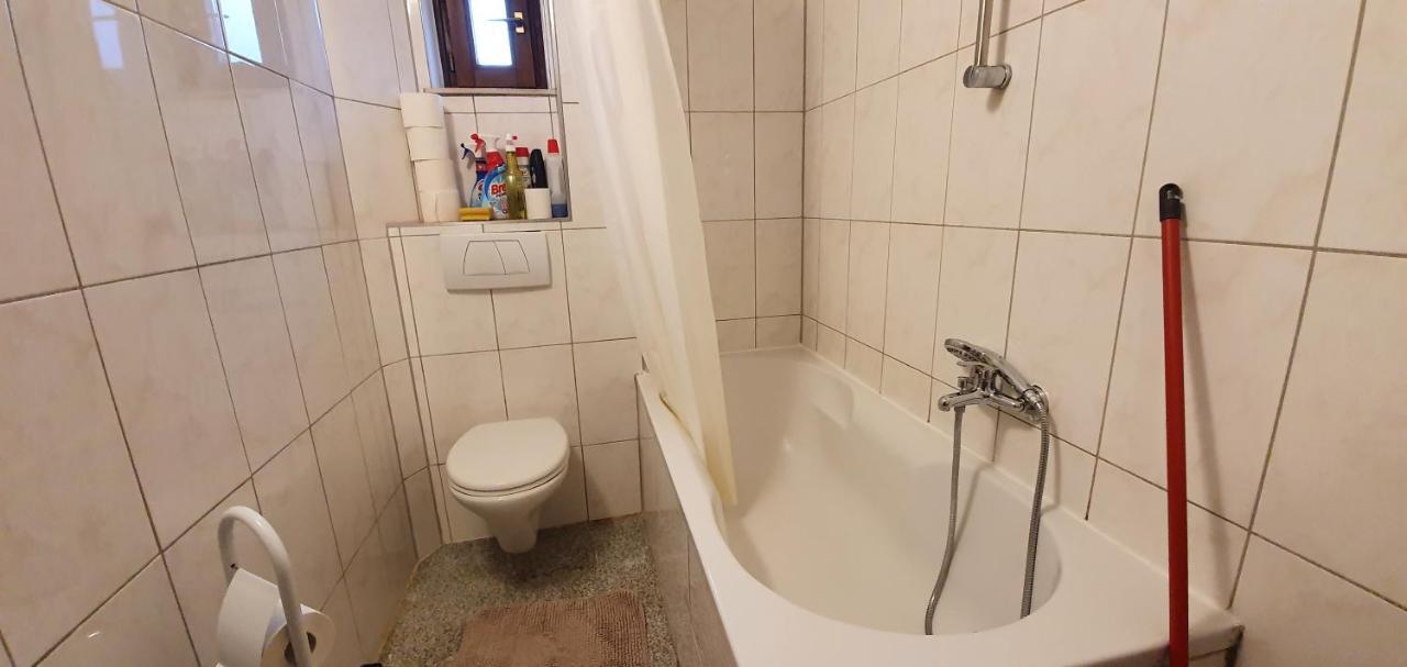 Outletcity Ferienwohnung - Apartment 4 Metzingen  Bagian luar foto